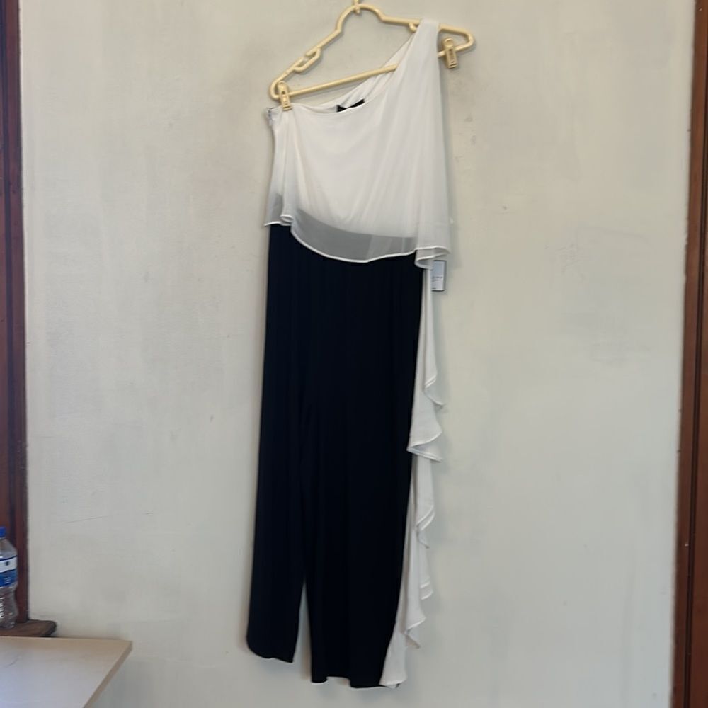 Laundry by Shelli Segal one shoulder black white jumpsuit Size 10 New - Picture 2 of 11